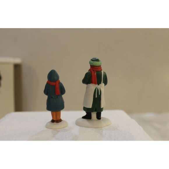 Dept 56 Christmas in the City - Popcorn Vendor - Picture 3 of 6